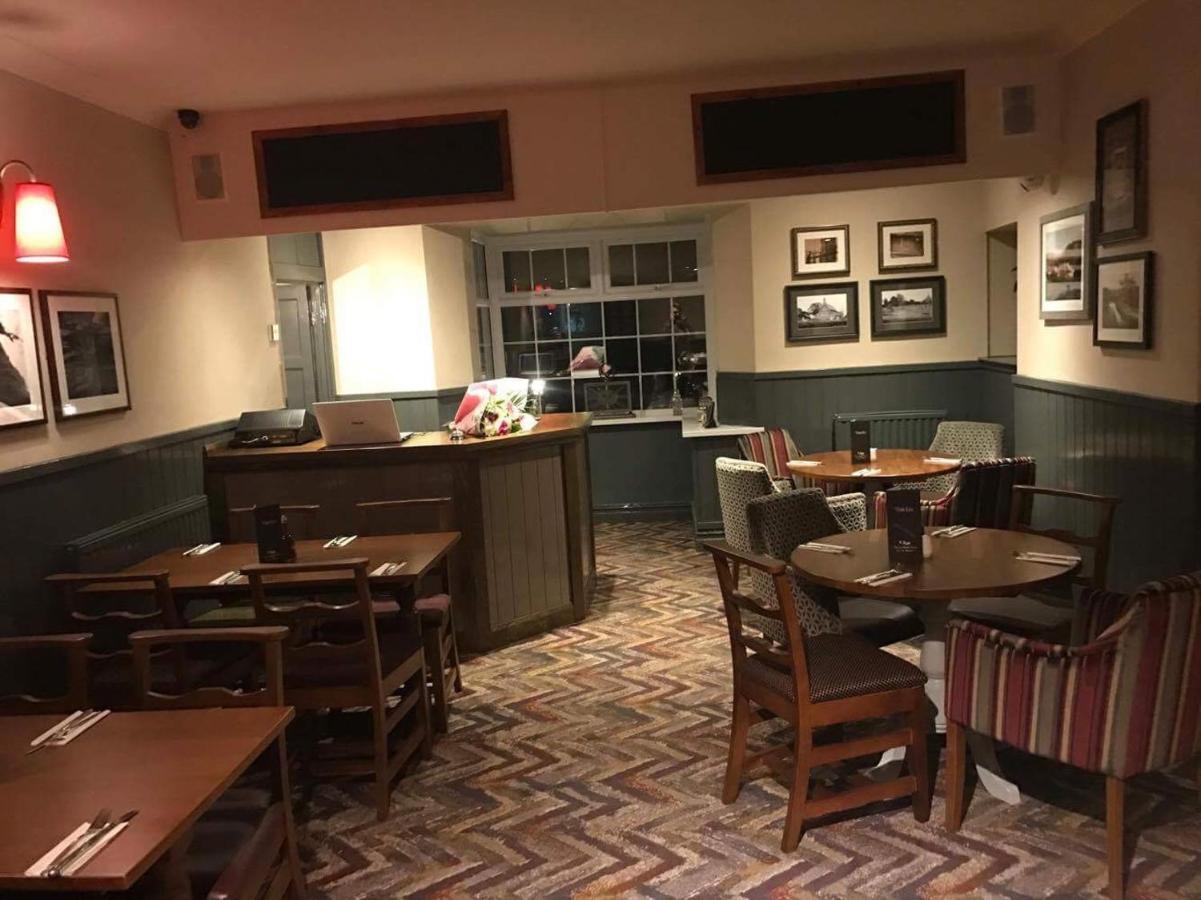 The Ynyscedwyn Arms Hotel Swansea Buitenkant foto